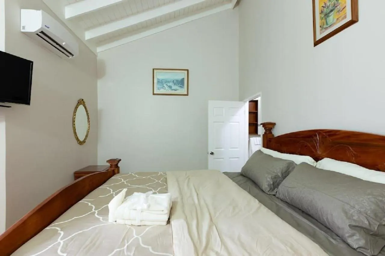 Kensington Bliss Apartment Kingston