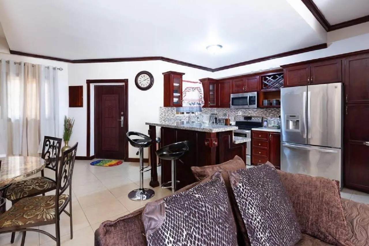 Kensington Bliss Apartment Kingston