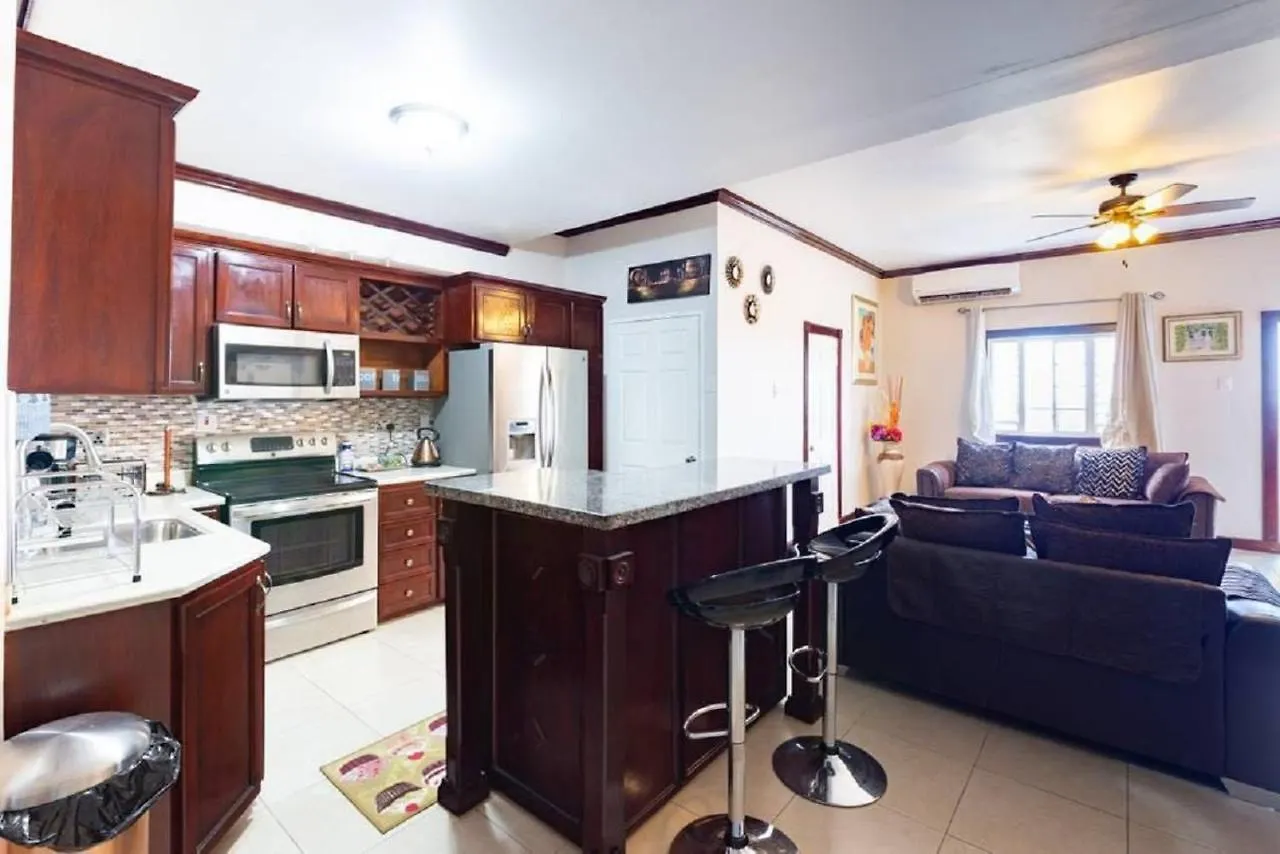 Kensington Bliss Apartment Kingston