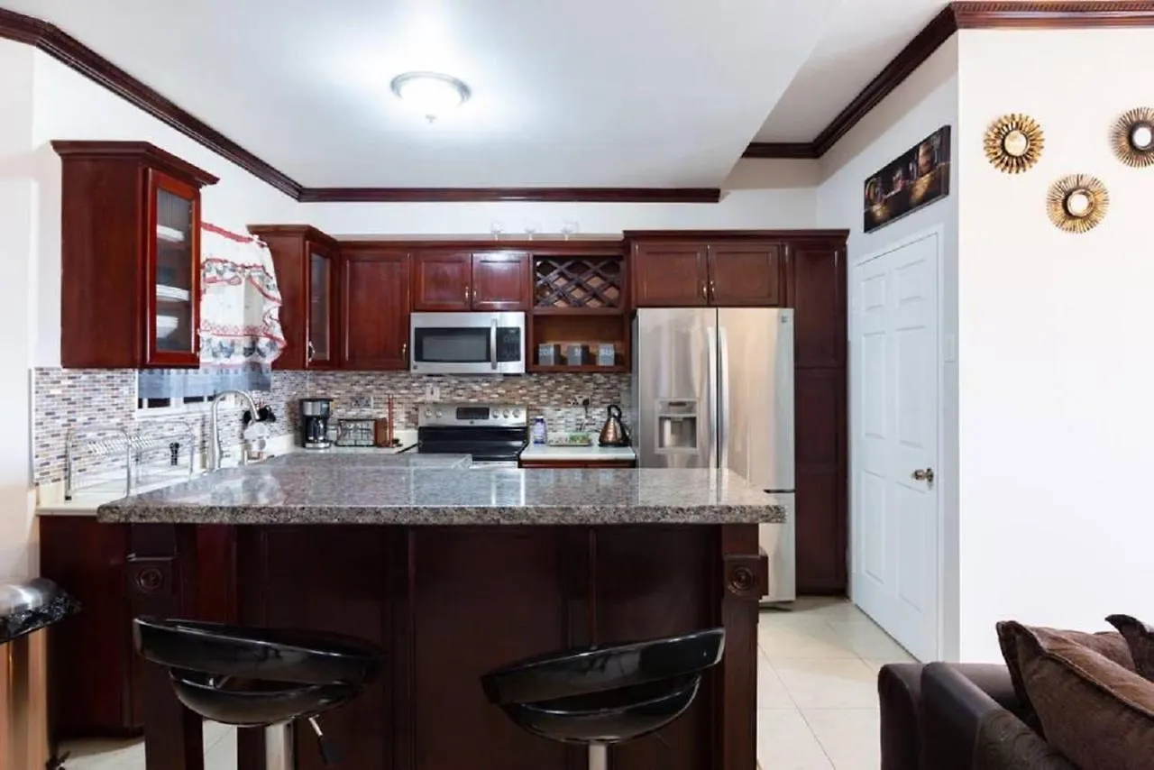 Kensington Bliss Apartment Kingston